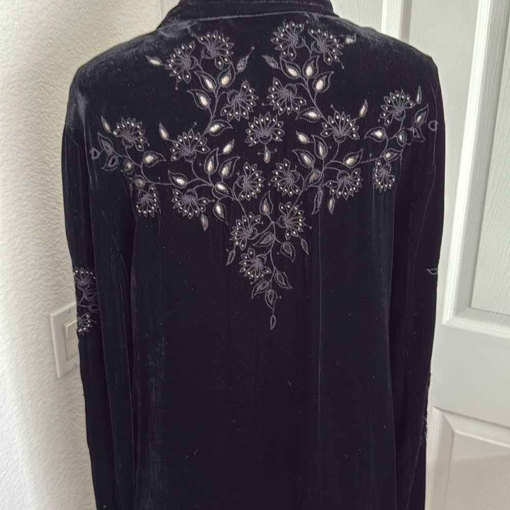 Jade by Johnny Was Black Blazer with Open Front Design